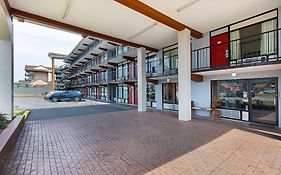 Americana Inn A Travelodge By Wyndham